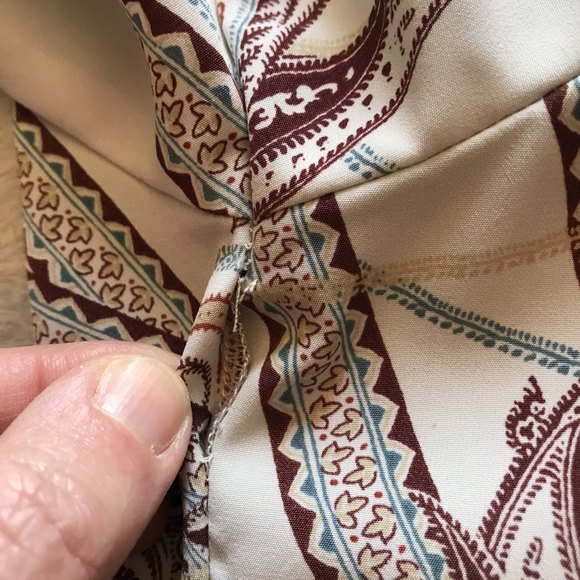 H&M Paisley Polyester 70's Vibe Button Down long sleeve sz 6 - Picture 12 of 13